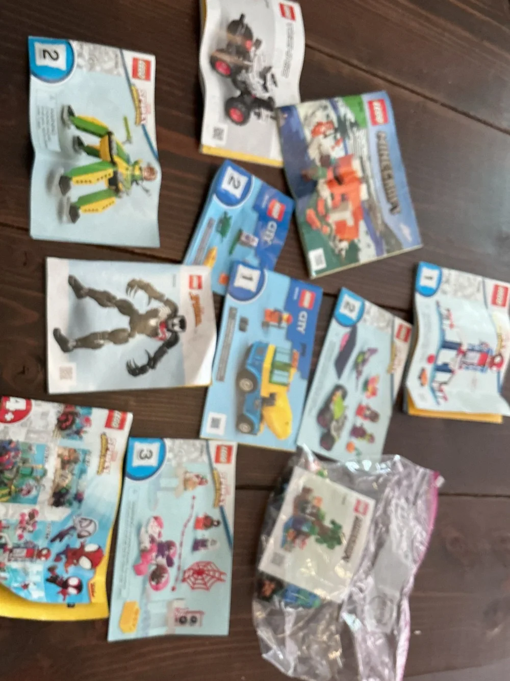 Tons of Legos ! - Picture 8 of 16